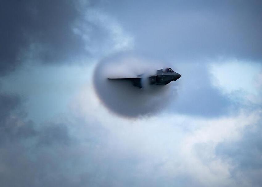 İngiltere'yi çıldırtan 16 saniyelik görüntü! 130 milyon dolarlık F-35 böyle düştü...