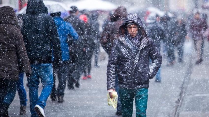 Meteoroloji son dakika olarak duyurdu! Sıcaklık 12 derece düşüyor, çok yoğun olacak! Kar başladı, flaş uyarı...