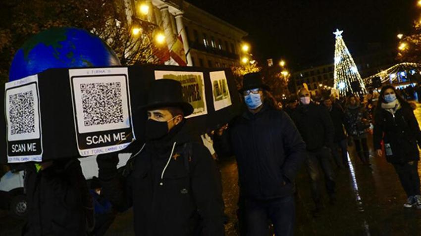 Hafta içi hafta sonu sokağa çıkma yasağıyla ilgili son dakika gelişmesi! Yeni karar belli oldu, resmen geliyor, yıl bitmeden...