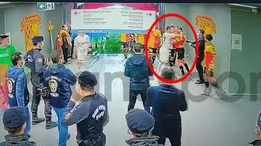 İrfan Can Kahveci ile Atakan Çankaya'nın görüntüleri ortaya çıktı! Bir anda saldırdı ve...İrfan Can'ın en az alacağı ceza...