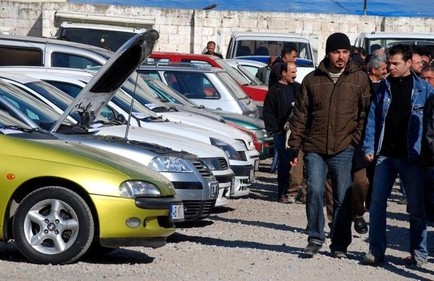 Araba alacaklara kötü haber! Karaborsaya düştü fiyatlar uçtu! İlk kez oluyor