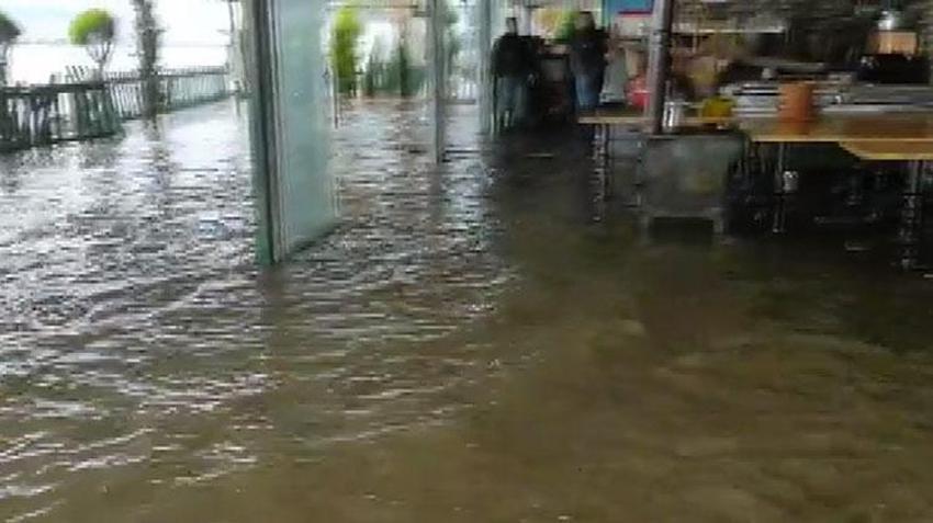 Meteoroloji son dakika olarak duyurdu! Lodos fırtınası geri dönüyor, bu kez çok farklı... Cuma başlıyor, günlerce sürecek, İstanbul ve onlarca kentte...