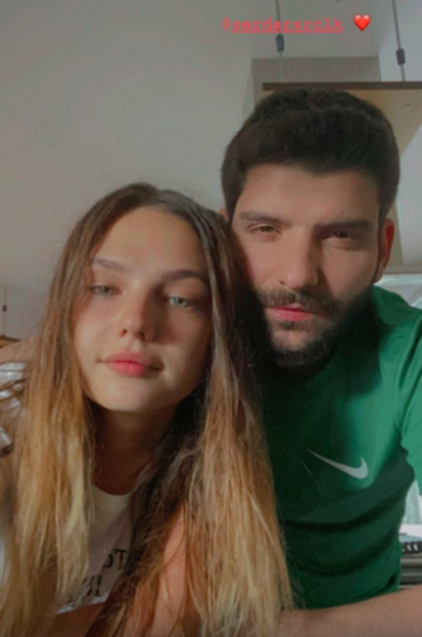 Nilsu Berfin Aktaş'ın sessiz sedasız evlendi! Eşi bakın kimmiş...