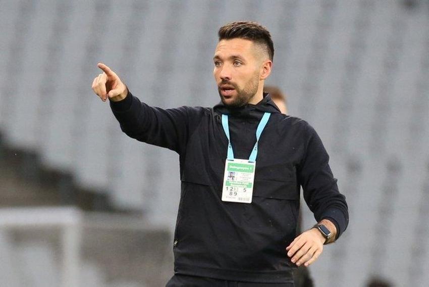 Fenerbahçe'nin gündemindeki 2 hocayı açıkladı! 'Biriyle iddialı olursunuz ötekiyle gelişirsiniz'