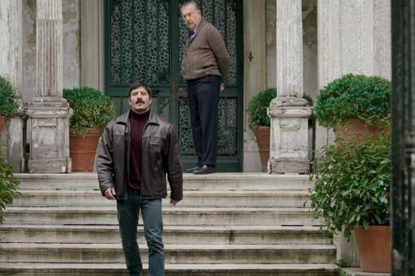 Camdaki Kız'da Adil Bey yakalandı! 'Feride sana korseyi giydirir'