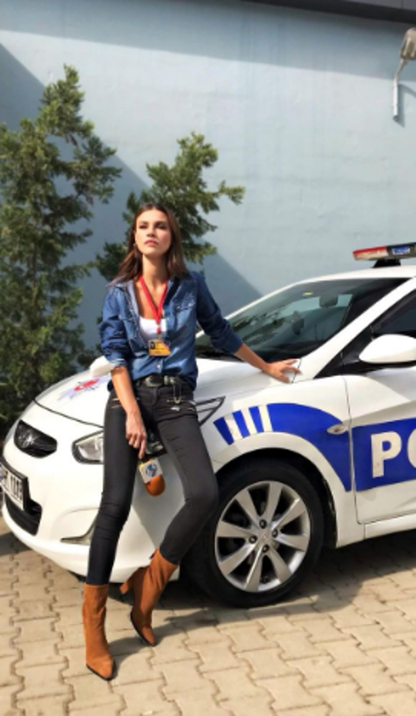 Camdaki Kız'ın Melisa'sı Yüsra Geyik paylaşımlarıyla adından söz ettiriyor!