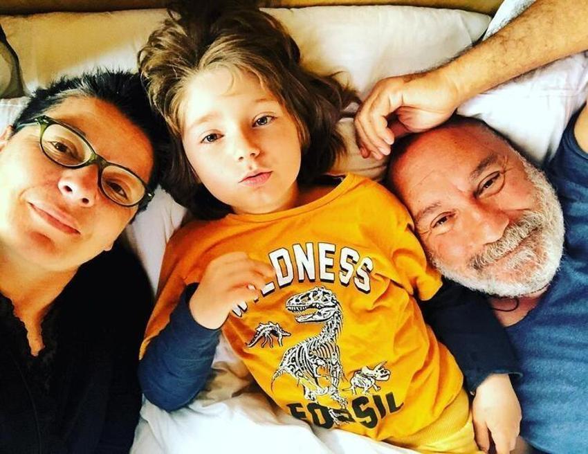 Nazan Kesal ve babasından karşılıklı harmandalı!