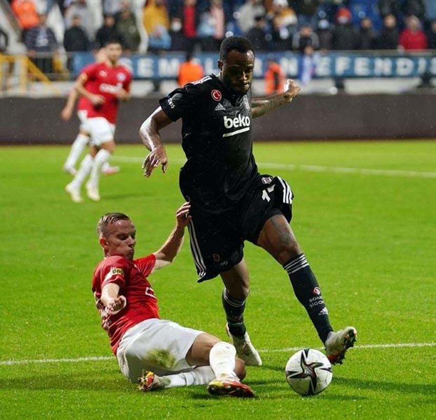 Güntekin Onay iki Beşiktaşlı futbolcuya ateş püskürdü! 'Rossi'yle Totti'yle oynadın ama...'