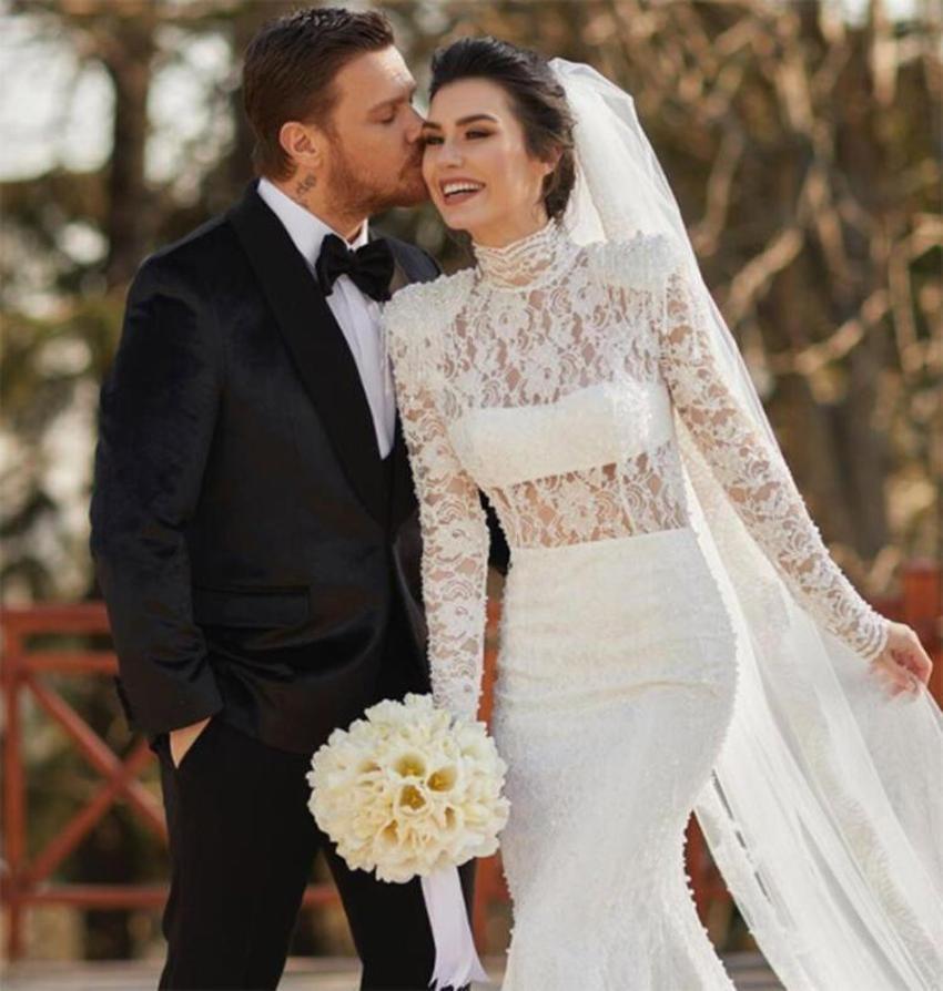 Sinan Akçıl'dan eşi Burcu Kıratlı'ya yönelik öpüşme sahnesi sorusuna yanıt!