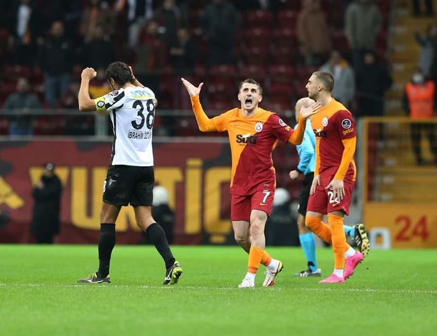 Galatasaray-Altay maçına Cüneyt Çakır damga vurdu! Gol ve penaltı...
