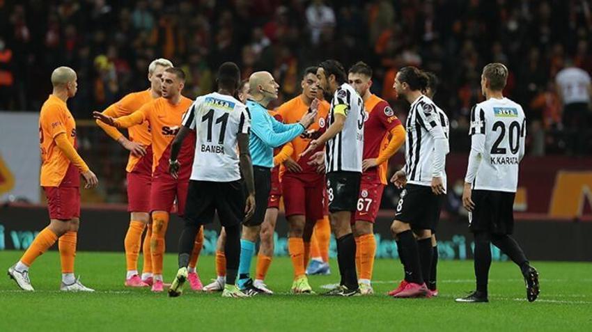 Galatasaray - Altay'a takıldı! Fernando Muslera'dan Cüneyt Çakır'a sert tepki...