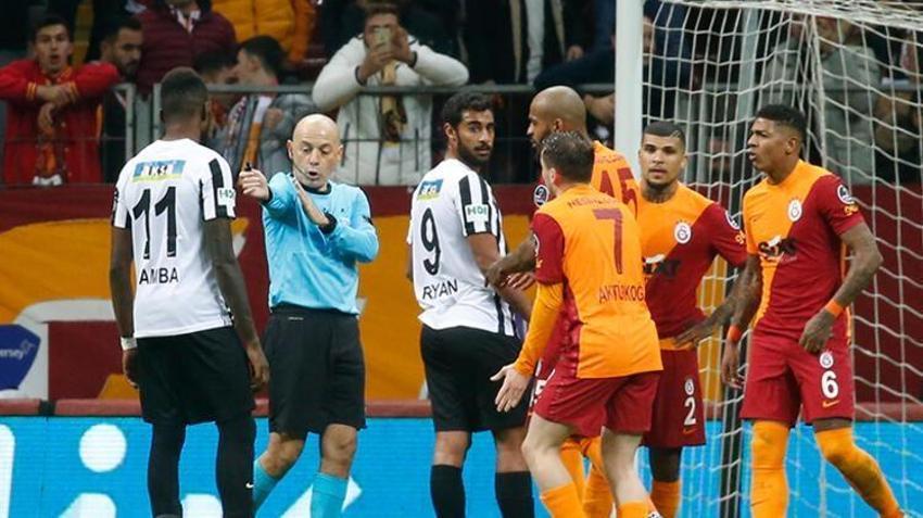 Galatasaray - Altay'a takıldı! Fernando Muslera'dan Cüneyt Çakır'a sert tepki...