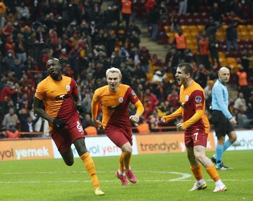 Cüneyt Çakır'ın penaltısını yorumladı Galatasaray'ın yıldızına ilginç bir benzetme yaptı! 'Çakar çakmak gibi'