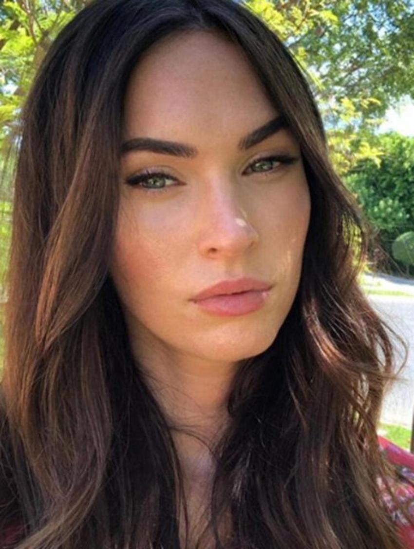 Machine Gun Kelly: Megan Fox'u etkilemeye çalışırken kendime bıçak sapladım