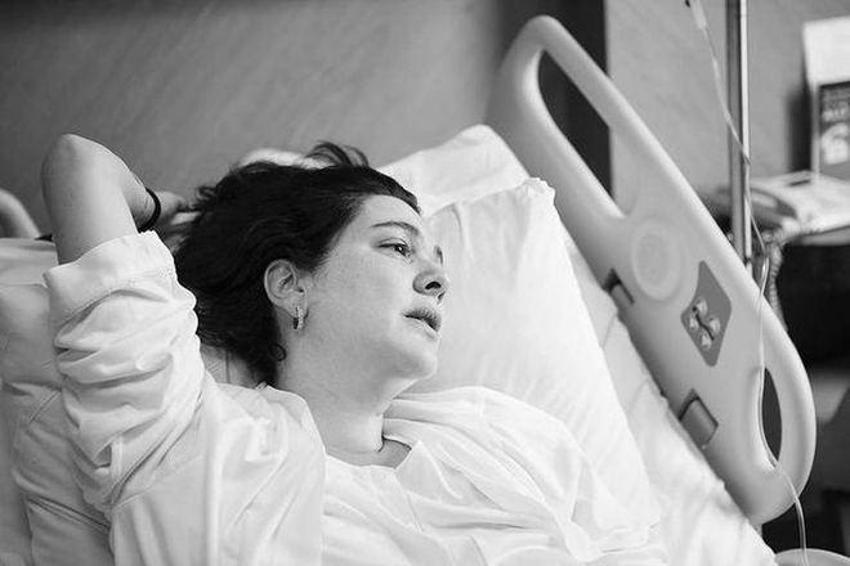 Bergüzar Korel bebeğiyle ilk fotoğrafını paylaştı!