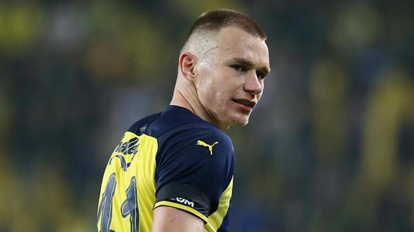 Oyuna girerken önce yuhalandı sonra saha içerisinde alay edildi! Fenerbahçe'nin eski yıldızına şok