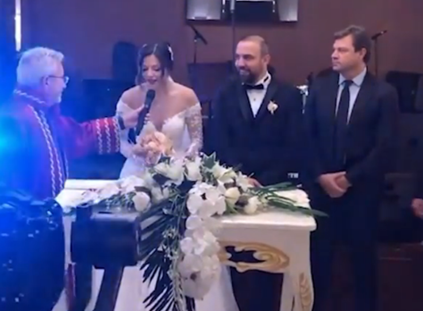 Sercan Yıldırım ve Nihan Yönel evlendi! Survivor yarışmasındaki dostları yalnız bırakmadı...