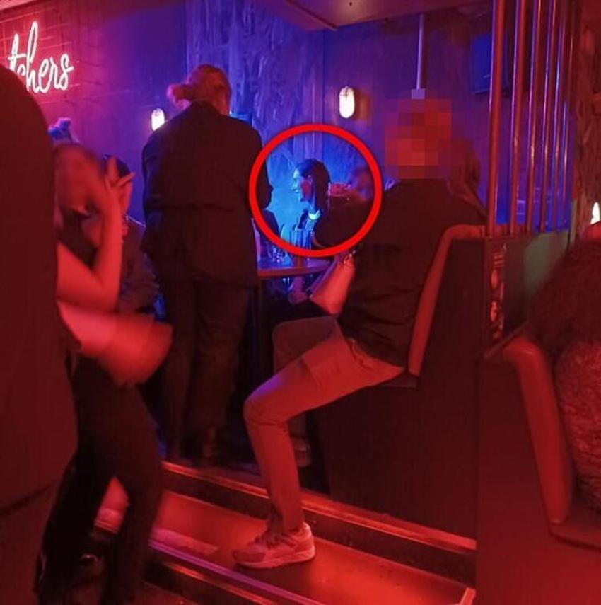 Ülkede başbakanın fotoğrafı olay yarattı! Sabaha karşı 4'te böyle görüntülendi...