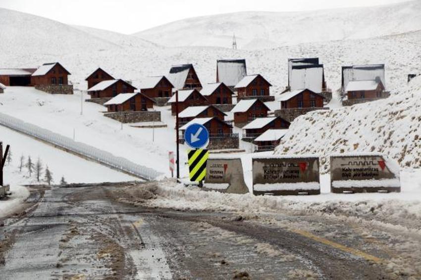 Kar geri döndü! Şimdiden 30 santimi aştı, Meteoroloji'den art arda son dakika uyarıları geliyor, alarm seviyesine geçildi, onlarca kentte...