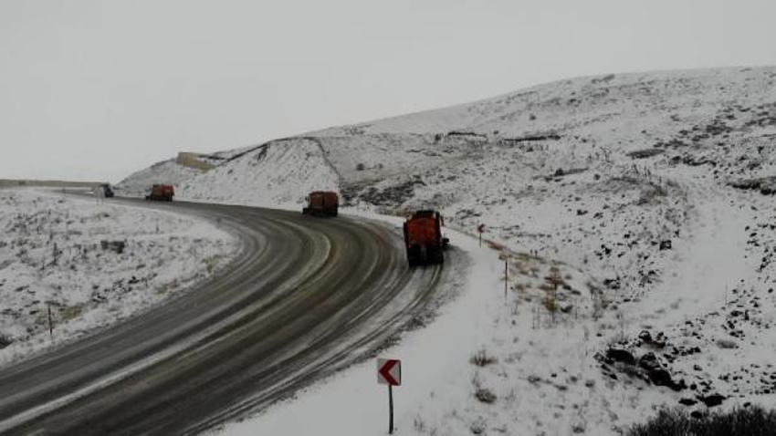 Kar geri döndü! Şimdiden 30 santimi aştı, Meteoroloji'den art arda son dakika uyarıları geliyor, alarm seviyesine geçildi, onlarca kentte...