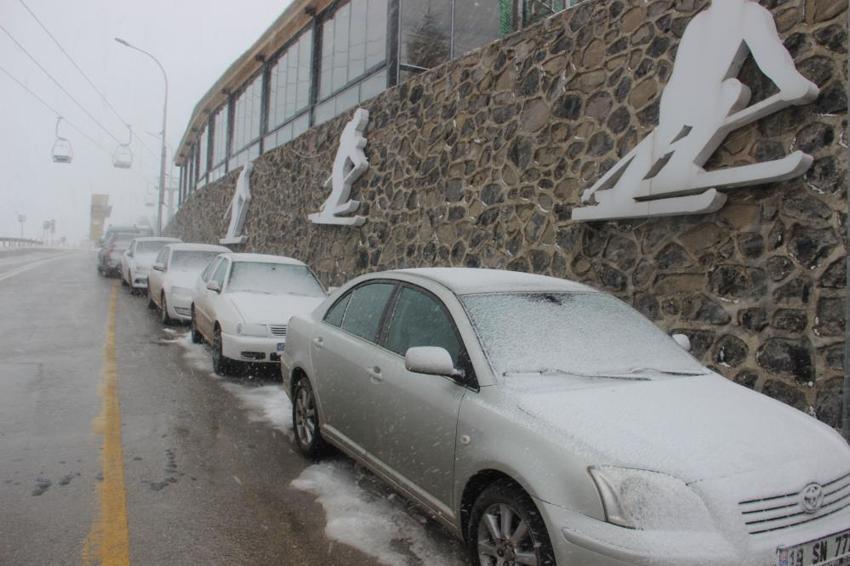 Kar geri döndü! Şimdiden 30 santimi aştı, Meteoroloji'den art arda son dakika uyarıları geliyor, alarm seviyesine geçildi, onlarca kentte...