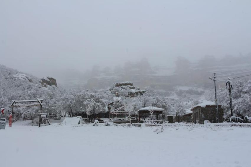 Kar geri döndü! Şimdiden 30 santimi aştı, Meteoroloji'den art arda son dakika uyarıları geliyor, alarm seviyesine geçildi, onlarca kentte...