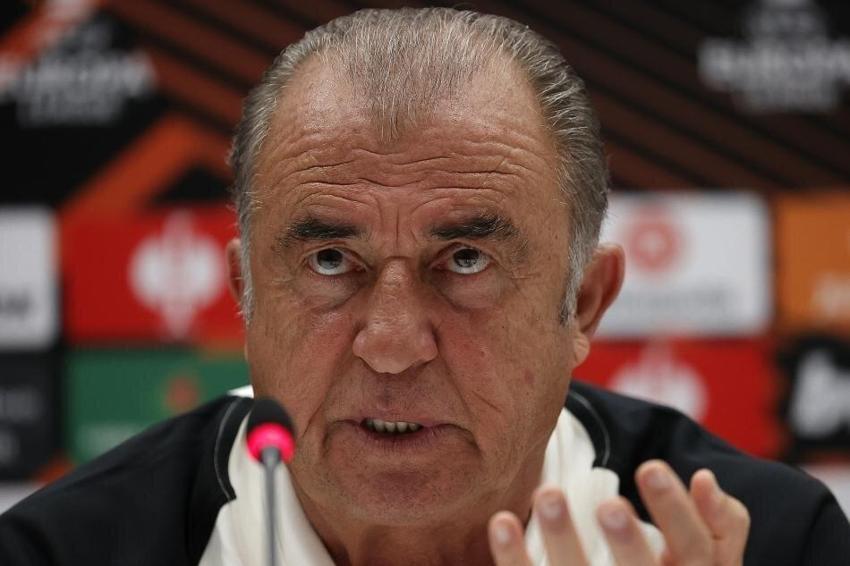 Fatih Terim Lazio maçını bıraktı Cüneyt Çakır'ı hedef aldı! 'Bize gelince her hafta kural değişiyor'