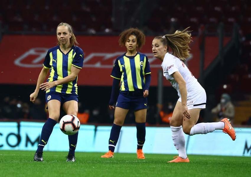 Fenerbahçe - Galatasaray derbisinde 7-0'lık skorun yankıları sürüyor! Dostluk maçında 7 atılır mı?