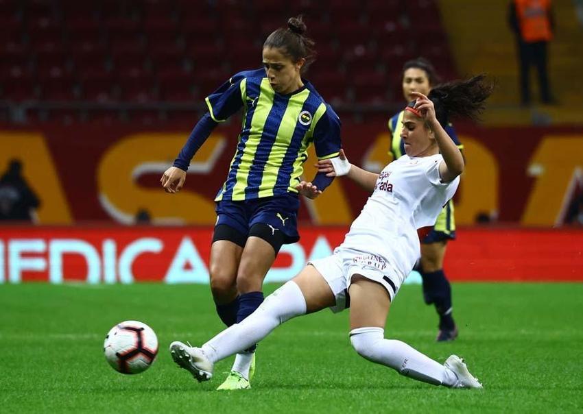Fenerbahçe - Galatasaray derbisinde 7-0'lık skorun yankıları sürüyor! Dostluk maçında 7 atılır mı?