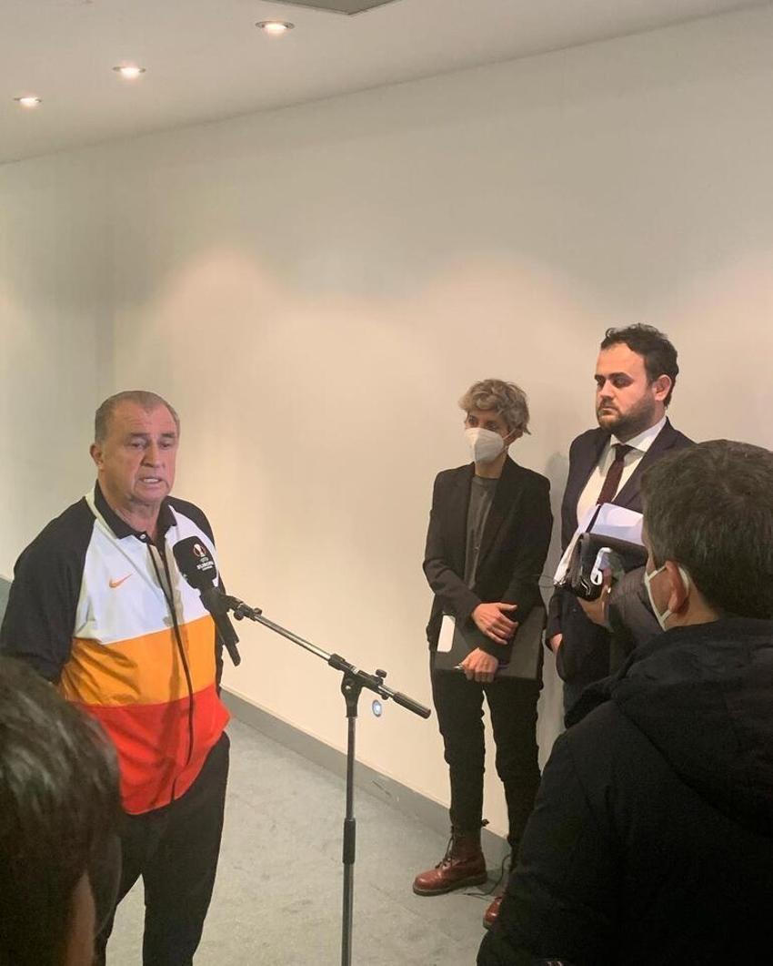 Fatih Terim'in Lazio - Galatasaray maçı öncesi basın toplantısına tercüman Nazlı Birgen damga vurdu! Vallahi süpersin, tebrik ederim...