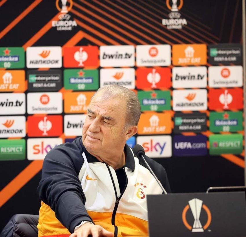 Fatih Terim'in Lazio - Galatasaray maçı öncesi basın toplantısına tercüman Nazlı Birgen damga vurdu! Vallahi süpersin, tebrik ederim...