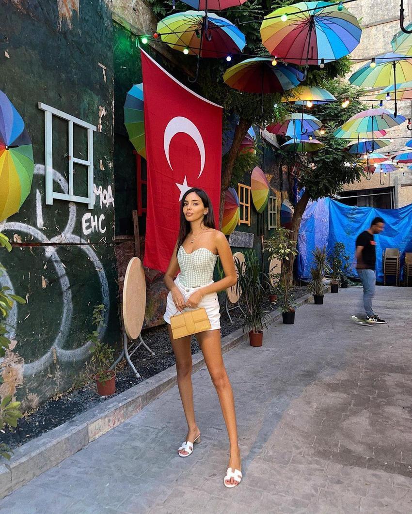 İlkay Gündoğan, model sevgilisi Sara Arfaoui'ye evlilik teklifi etti!