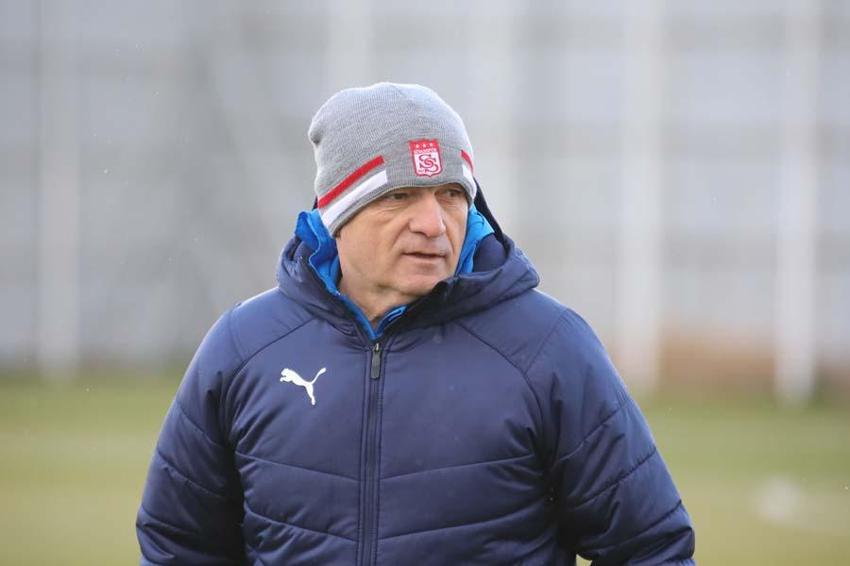 Sergen Yalçın isitifasını verdi! Futbolcularla vedalaştı... Geçici teknik adam ve adaylar belli oldu...