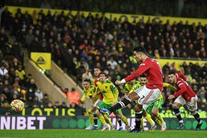 Ozan Kabak rüzgarı! 2 kez topu çizgiden çıktı tribünler onu ayakta alkışladı