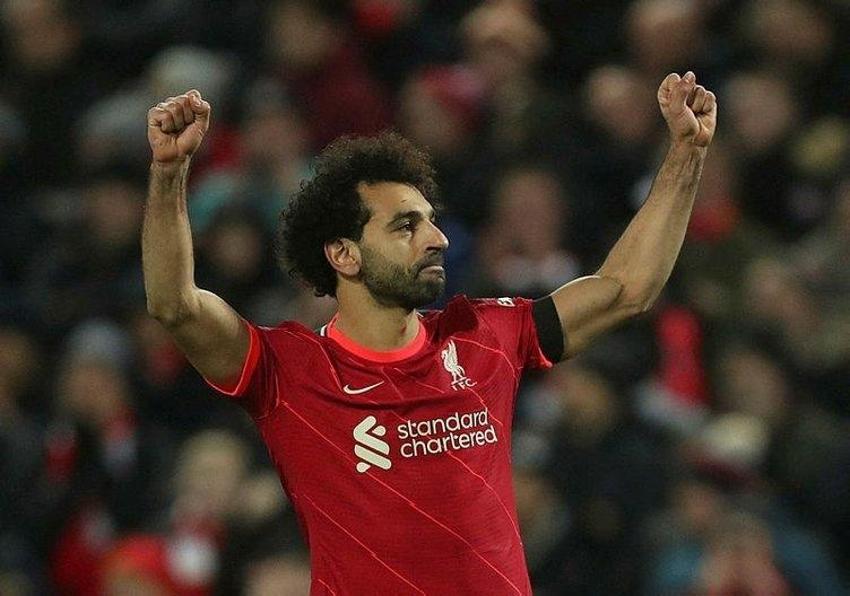Ozan Kabak rüzgarı! 2 kez topu çizgiden çıktı tribünler onu ayakta alkışladı