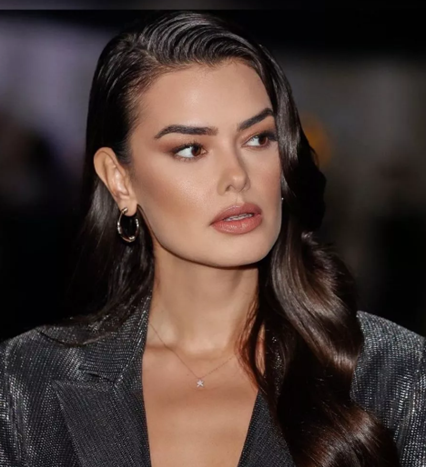 Saadet Özsırkıntı cesur tercihiyle Instagram'ı salladı!