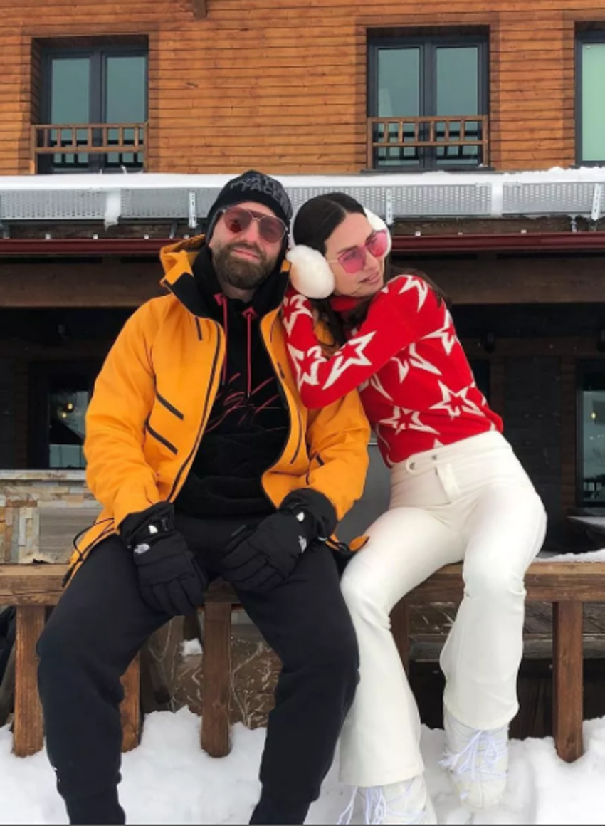 Danla Bilic'in ve Yasemin Özilhan'ın bluzunun fiyatı dudak uçuklattı!