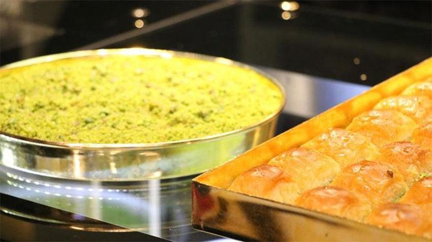 Altın tepside baklava 2,5 milyon lira