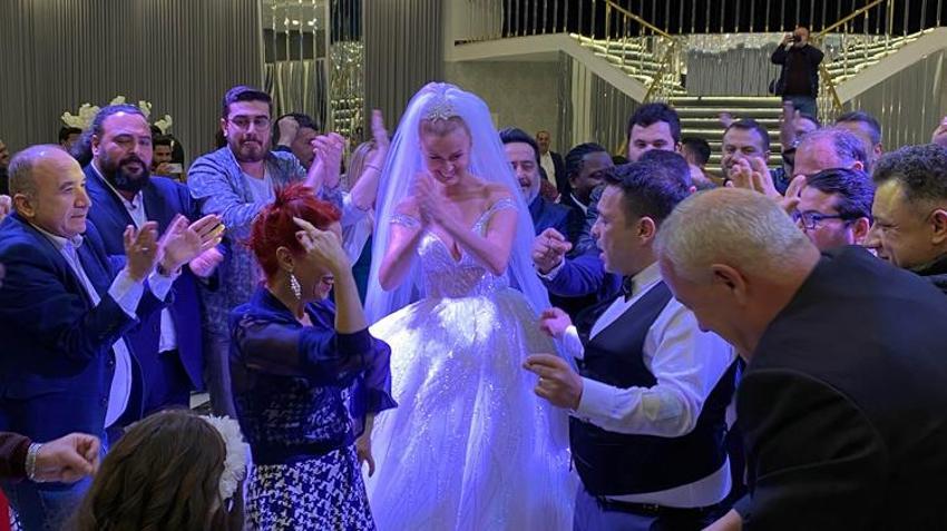 Tuğba Özay gelin oldu!