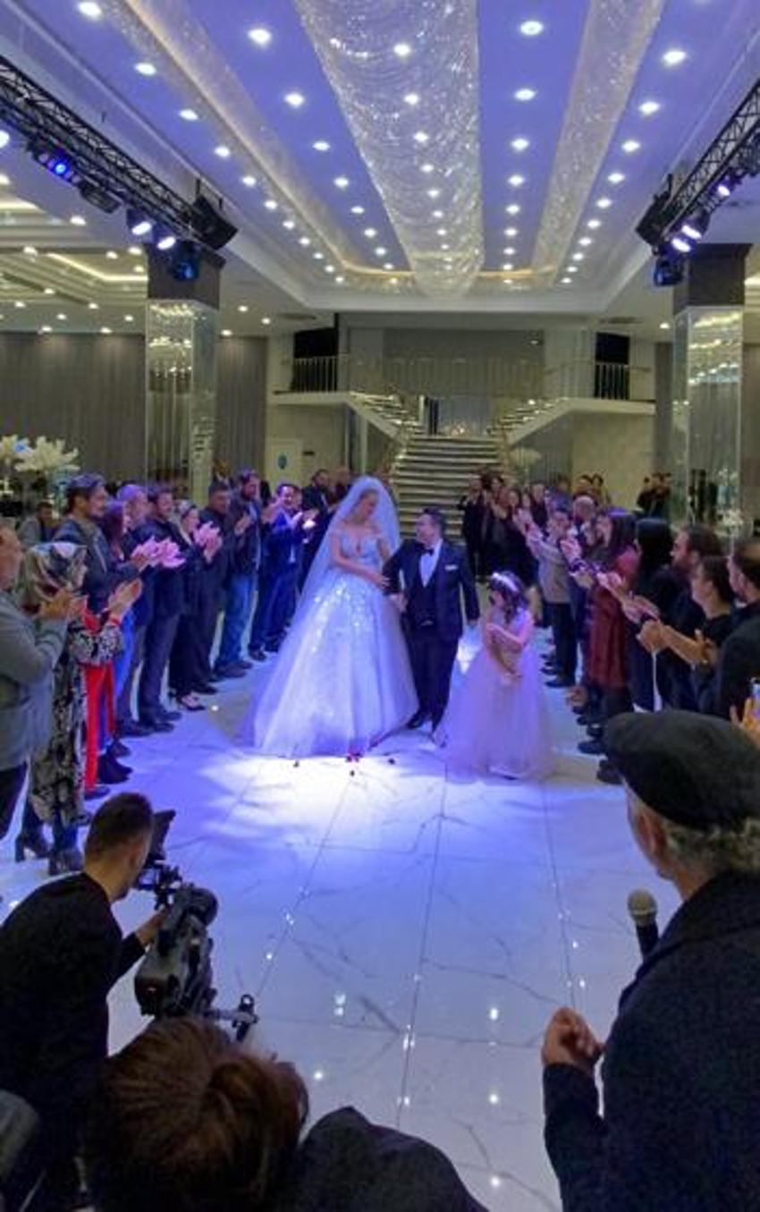 Tuğba Özay gelin oldu!