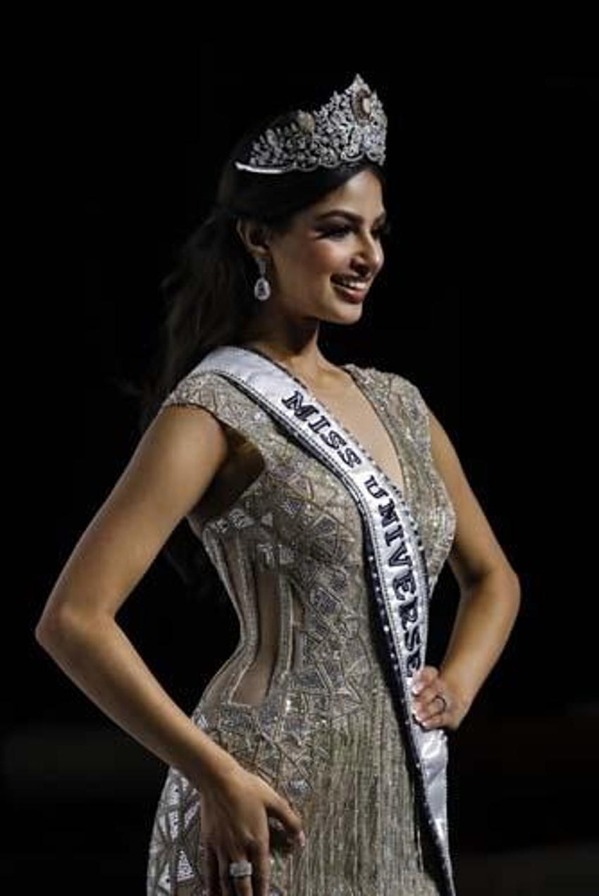 2021 Kainat Güzeli Harnaaz Sandhu oldu! 'Miyavlayarak' tacı taktı...