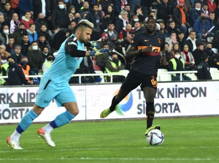 Sivasspor - Galatasaray maçından sonra Erman Toroğlu'ndan önce hakemlere sonra Burak Elmas'a yaylım ateşi! 'Artık bornozunla...'