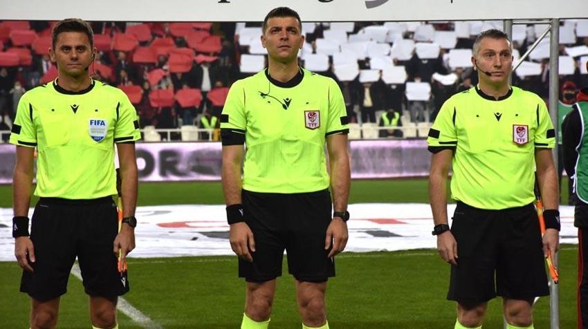 Sivasspor - Galatasaray maçından sonra Erman Toroğlu'ndan önce hakemlere sonra Burak Elmas'a yaylım ateşi! 'Artık bornozunla...'