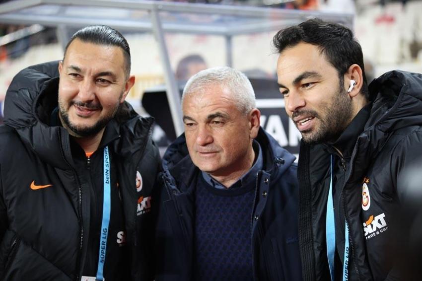 Sivasspor - Galatasaray maçından sonra Erman Toroğlu'ndan önce hakemlere sonra Burak Elmas'a yaylım ateşi! 'Artık bornozunla...'