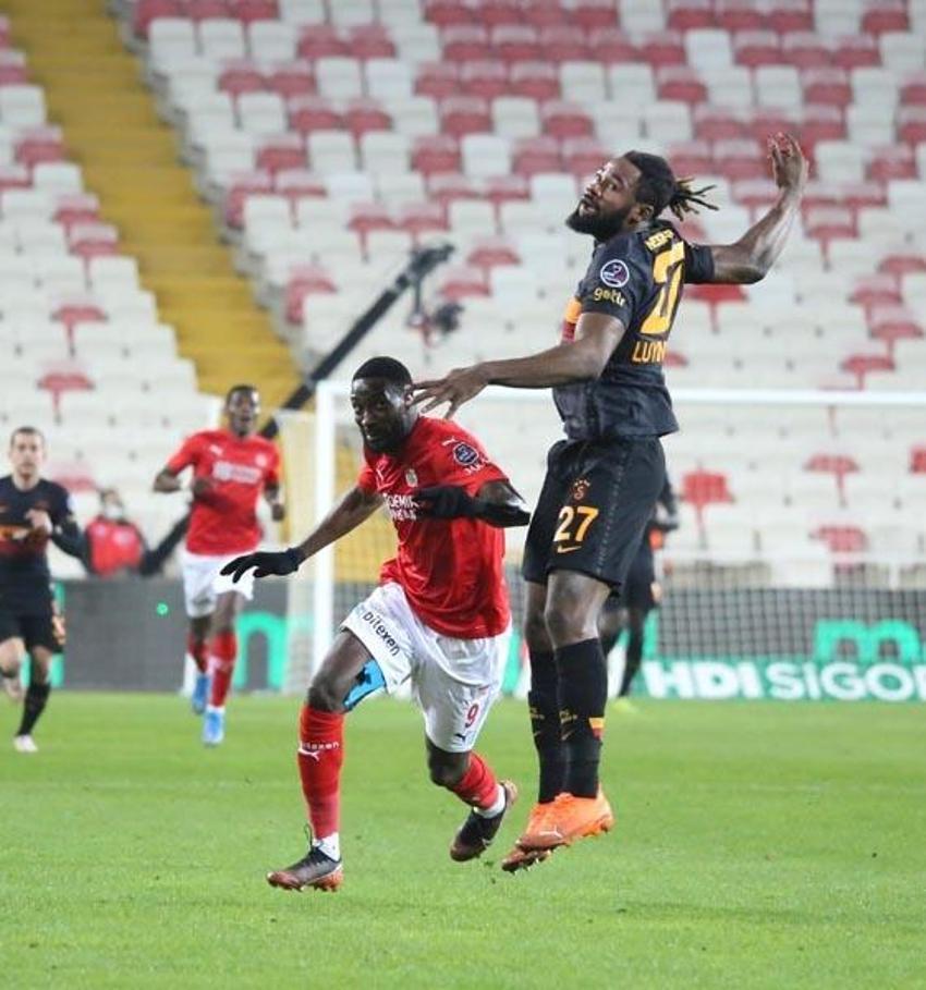 Sivasspor - Galatasaray maçından sonra Erman Toroğlu'ndan önce hakemlere sonra Burak Elmas'a yaylım ateşi! 'Artık bornozunla...'