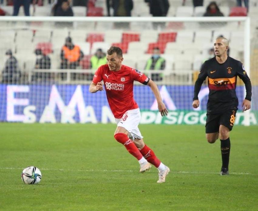 Sivasspor - Galatasaray maçından sonra Erman Toroğlu'ndan önce hakemlere sonra Burak Elmas'a yaylım ateşi! 'Artık bornozunla...'