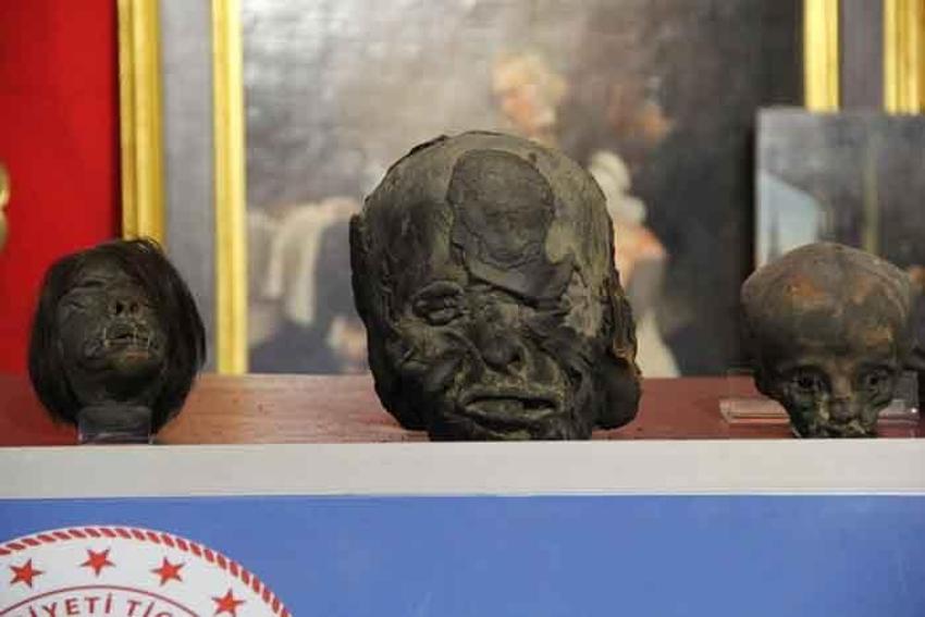 İzmir'de tarihi eser operasyonu! Korkunç 'kafatası' detayı