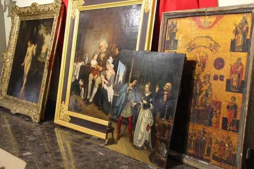 İzmir'de tarihi eser operasyonu! Korkunç 'kafatası' detayı