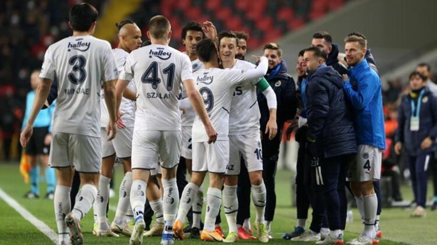 SON DAKİKA! Mehmet Demirkol Ali Koç'un anlaştığı yeni teknik direktörü açıkladı! 1 Ocak'ta Vitor Pereira'ya güle güle...
