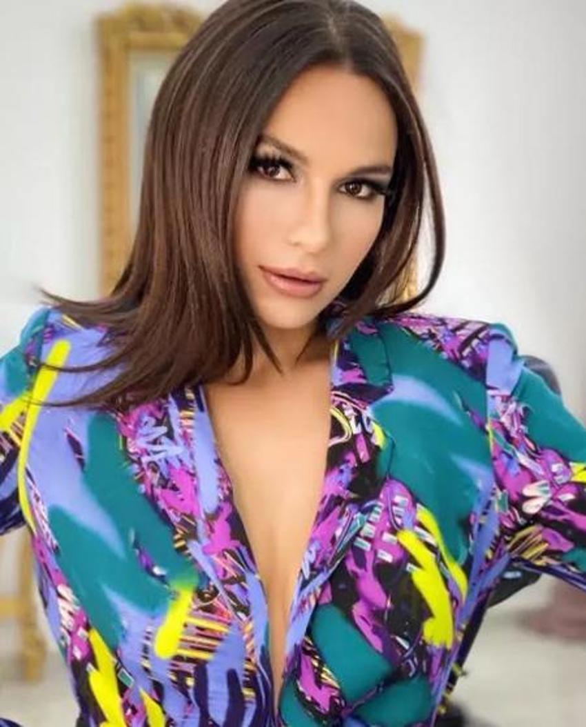 Bir Zamanlar Çukurova'nın Saniye'si Selin Yeninci New York'tan paylaştı!